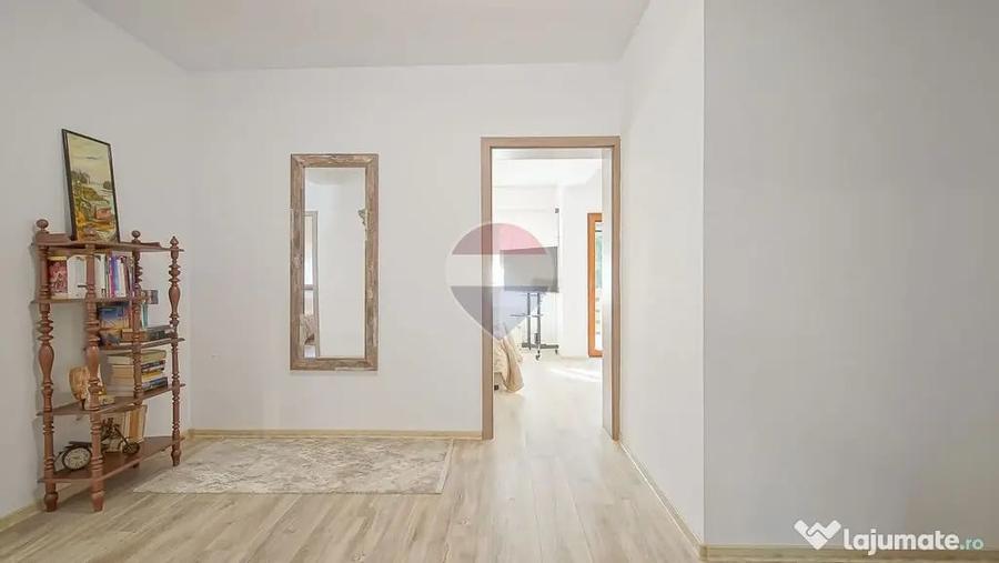 Apartament cu 4 camere decomandat în Clăbucet