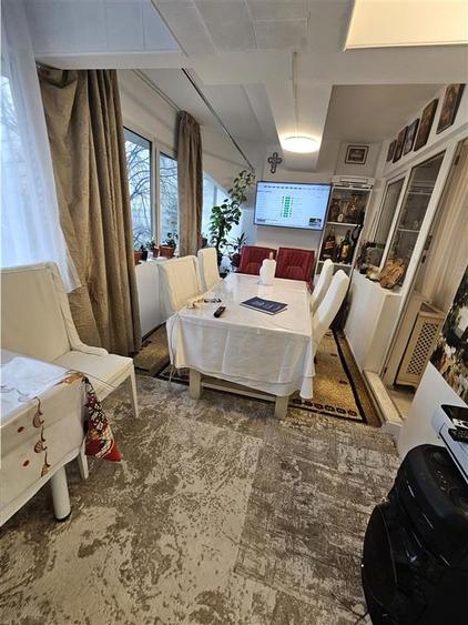 Apartament cu 3 camere decomandat, mobilat în Pantelimon