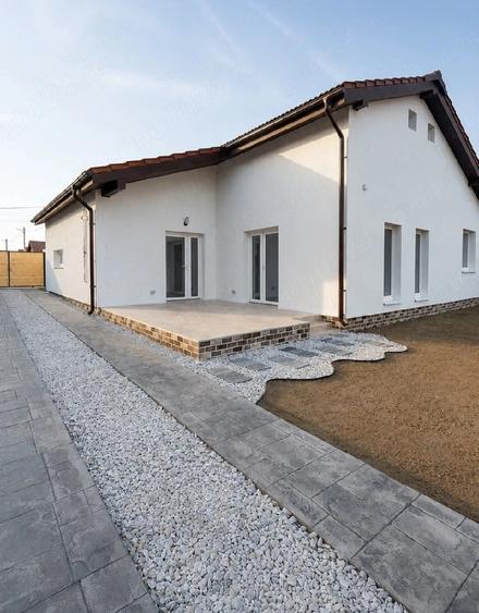 Casă cu 3 camere cu Teren 710 Mp în Central