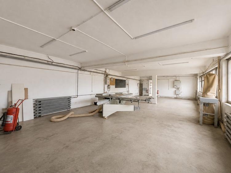 Casă individuală cu 6 camere cu Teren 514 Mp în Central