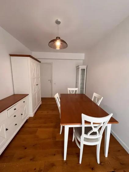 Apartament cu 4 camere decomandat, mobilat în Herăstrău