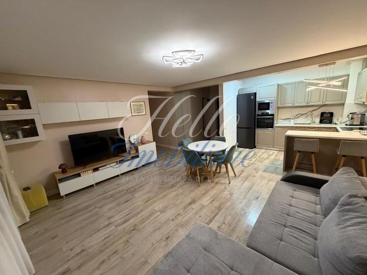 Apartament cu 3 camere decomandat, mobilat în Florești