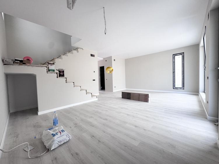 Casă individuală cu 4 camere cu Teren 242 Mp în Otopeni