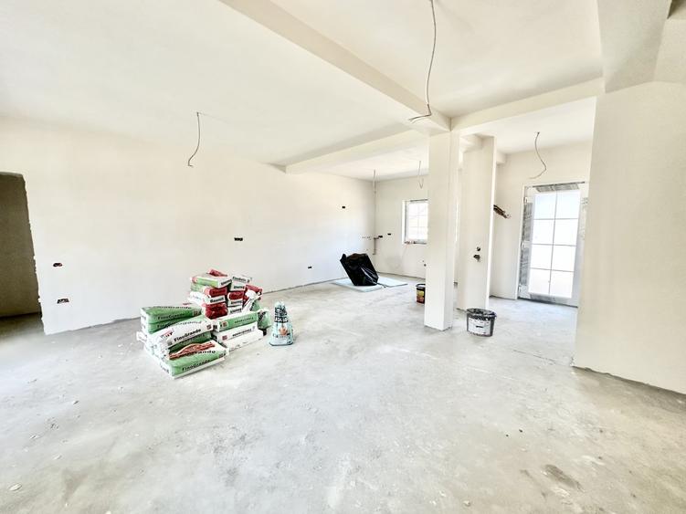Duplex cu 3 camere cu Canalizare în Moșnița Nouă