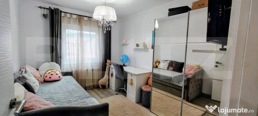 Apartament cu 4 camere decomandat în Central