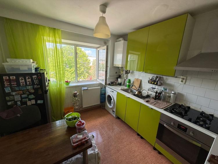 Apartament cu 2 camere semidecomandat, mobilat în Inel II