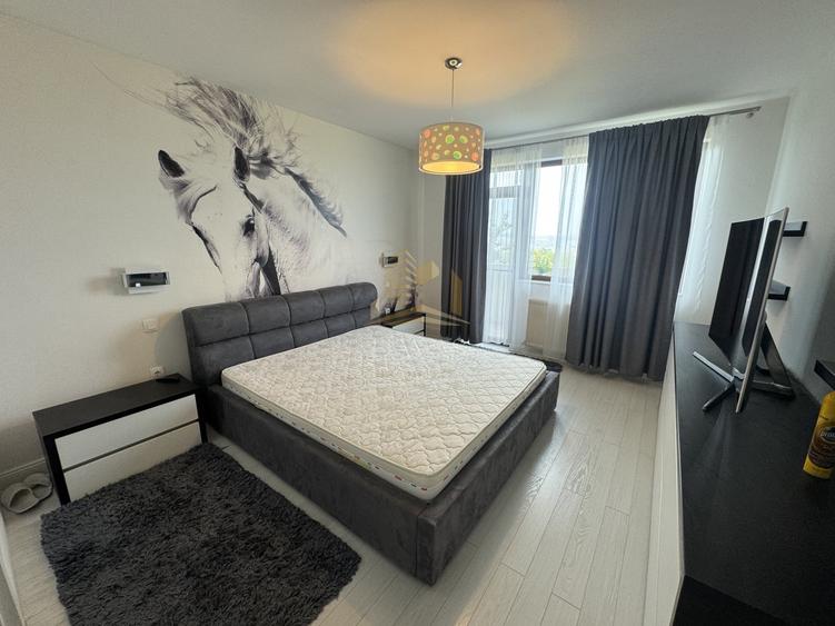 Duplex cu 5 camere cu Canalizare în Exterior Sud