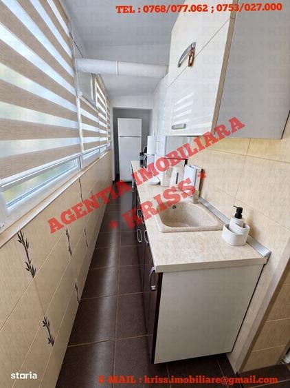 Apartament cu 3 camere decomandat în Prundu