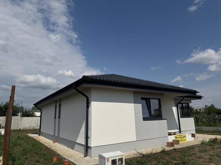 Casă cu 4 camere cu Teren 463 Mp în Berceni