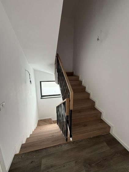 Casă individuală cu 4 camere cu Teren 400 Mp în Prelungirea Ghencea