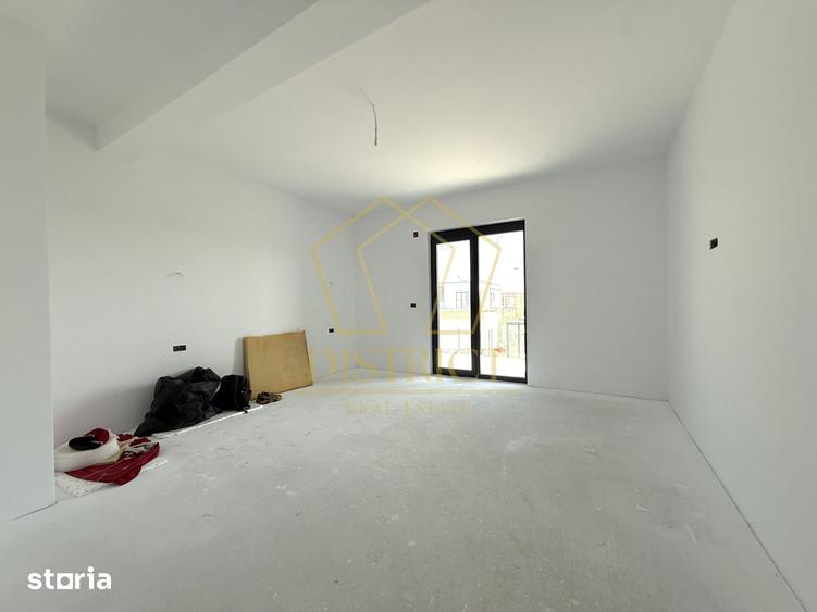 Casă cu 4 camere cu Teren 375 Mp în Sânandrei