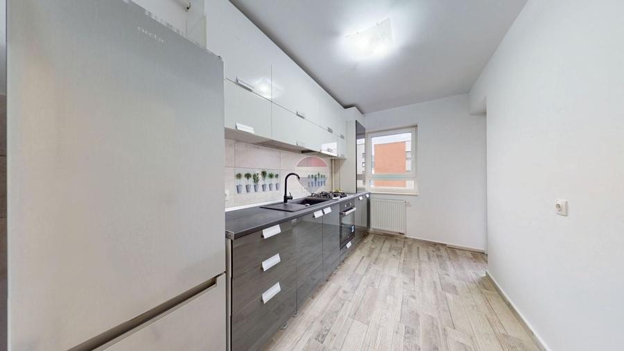 Apartament cu 2 camere decomandat, mobilat în Tractorul