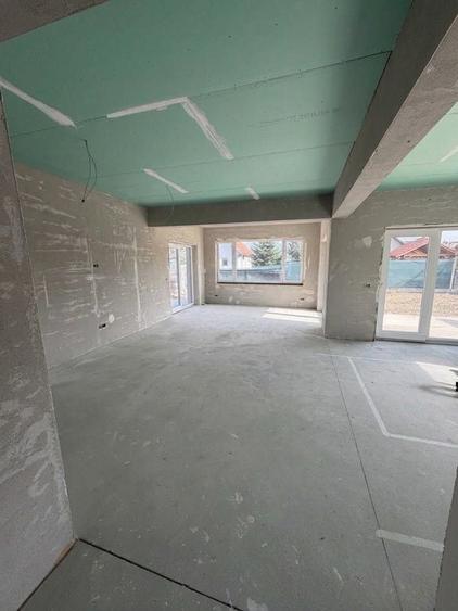 Casă cu 3 camere cu Teren 480 Mp în Iosia
