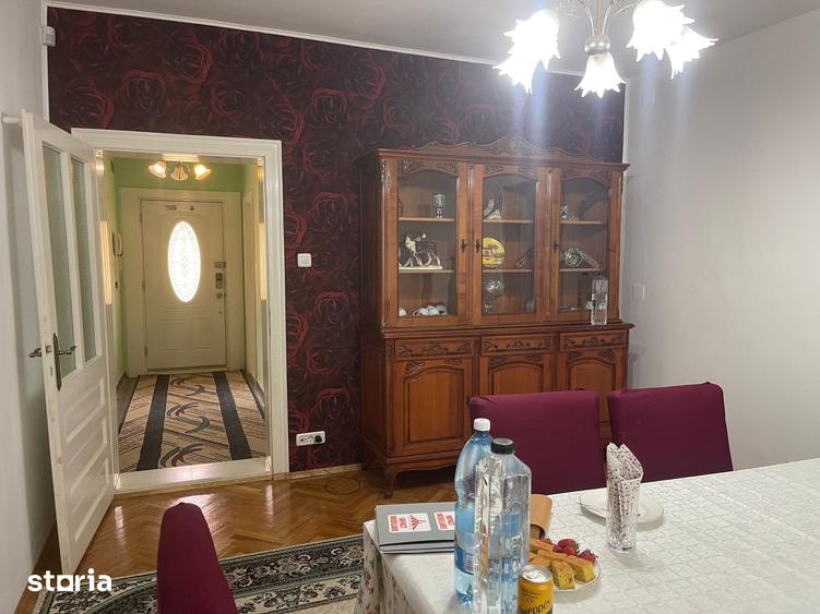 Casă cu 6 camere cu Teren 1745 Mp în Aradul Nou