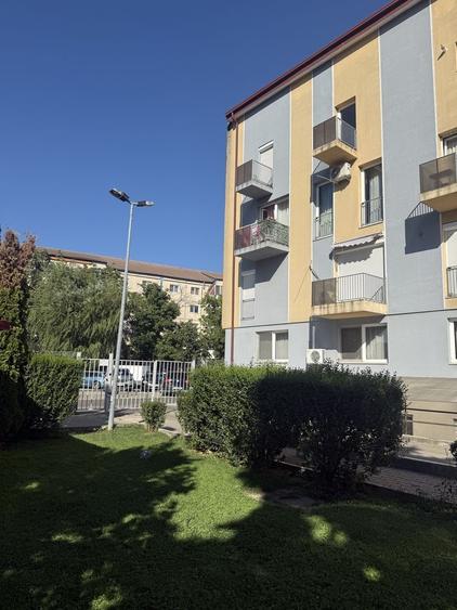 Apartament cu 2 camere decomandat în Lipovei