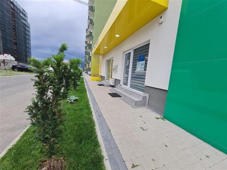 Apartament cu 2 camere decomandat în Tractorul