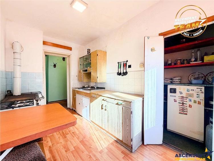 Apartament cu 3 camere decomandat în Malnaș