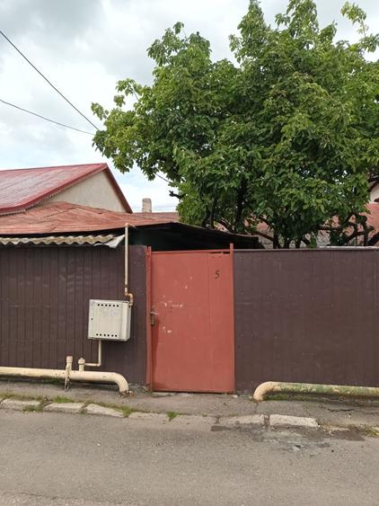 Casă cu 3 camere în Vitan