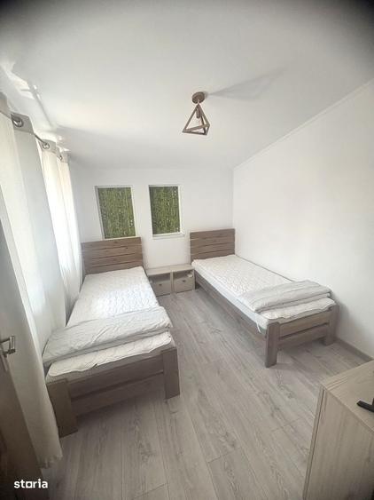 Apartament la casa, cu 4 camere - 1