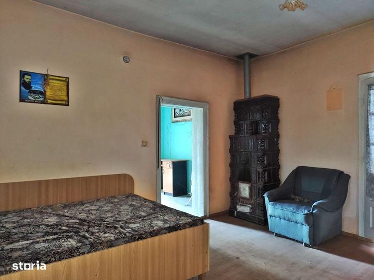 Casă cu 4 camere cu Teren 4122 Mp în Petid