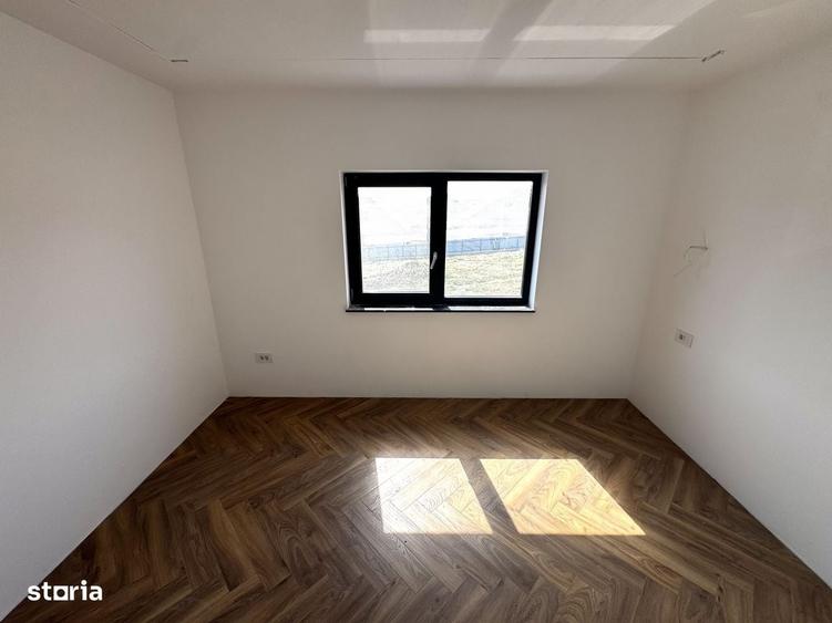 Casă cu 4 camere cu Teren 300 Mp în Rediu