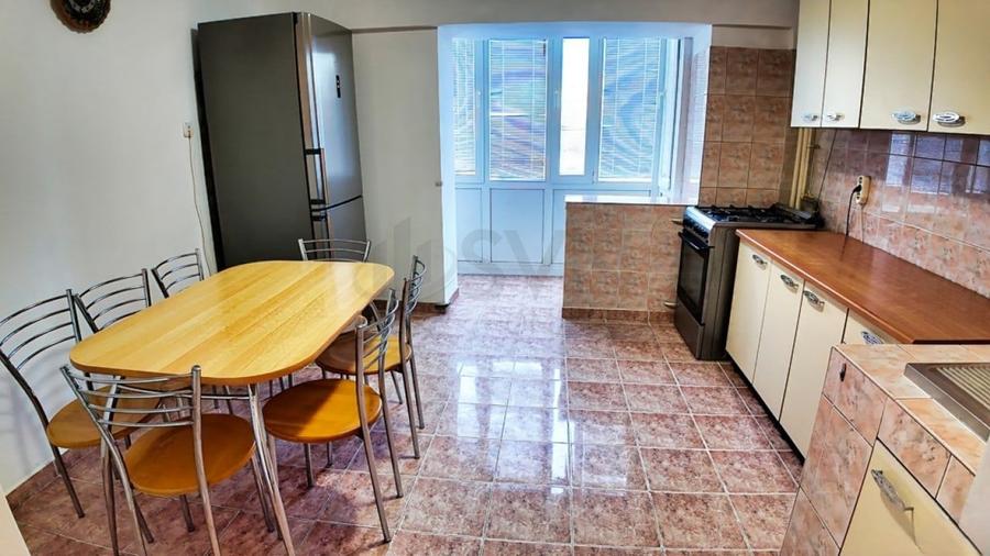 Apartament cu 4 camere decomandat, mobilat în Unirii