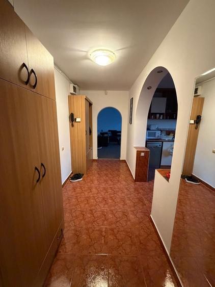 Apartament cu 2 camere decomandat, mobilat în Brâncoveanu