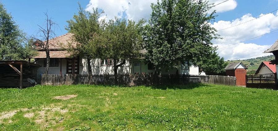 Casă cu Teren 1925 Mp în Runc