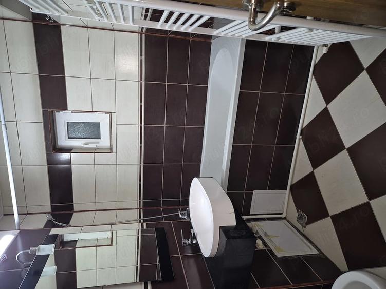 Apartament cu 2 camere semidecomandat în Broșteni