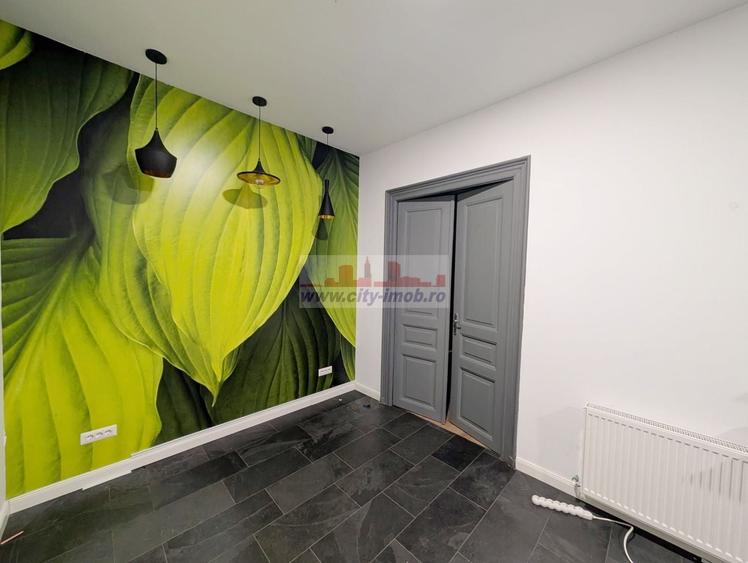 Casă individuală cu 5 camere cu Canalizare în Moșilor