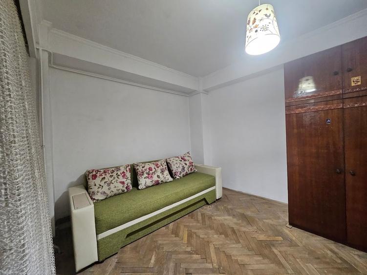 Apartament cu 3 camere decomandat în Banat