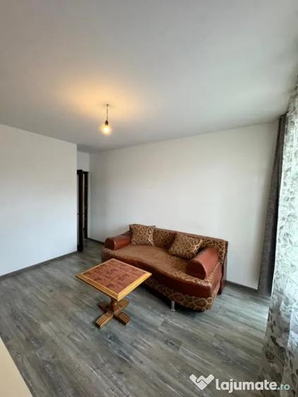 Apartament cu 2 camere decomandat în Hotvon