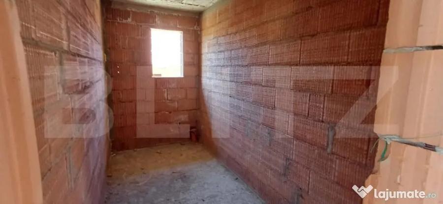 Casă cu 3 camere cu Teren 500 Mp în Central