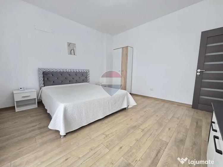Garsonieră decomandată în Sud