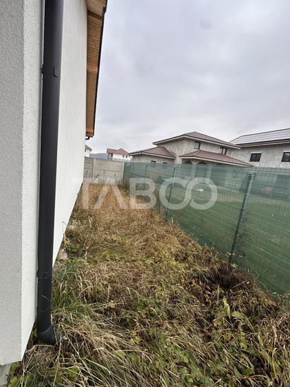 Casă individuală cu 3 camere cu Canalizare în Cristian