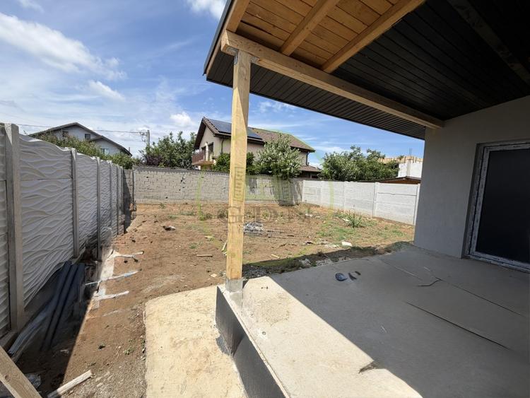 Casă individuală cu 4 camere cu Teren 498 Mp în Exterior Est