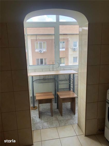 Apartament cu 3 camere decomandat în Lunei