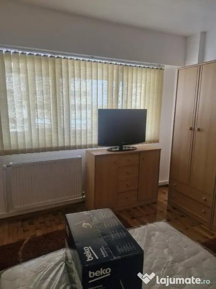 Apartament cu 3 camere decomandat în Unirii Sud