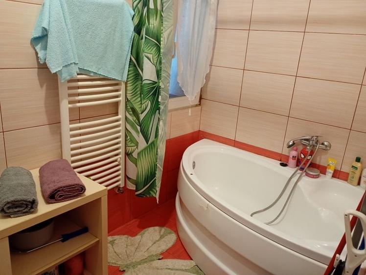 Apartament cu 2 camere decomandat în Florești