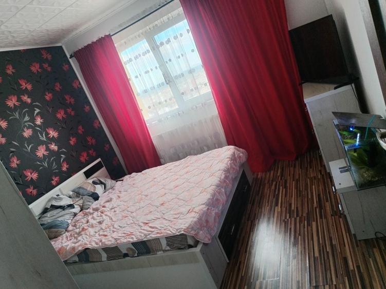 Apartament cu 3 camere decomandat în Radu Negru