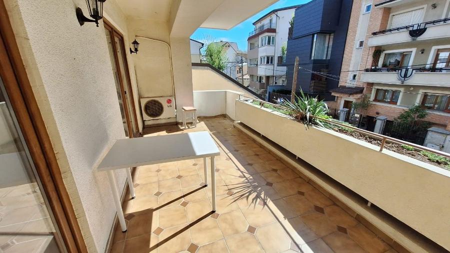 Apartament cu 5 camere decomandat, mobilat în Floreasca
