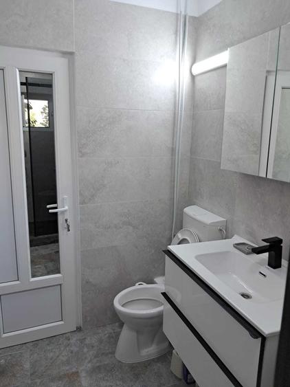 Apartament cu 2 camere semidecomandat în Lipovei