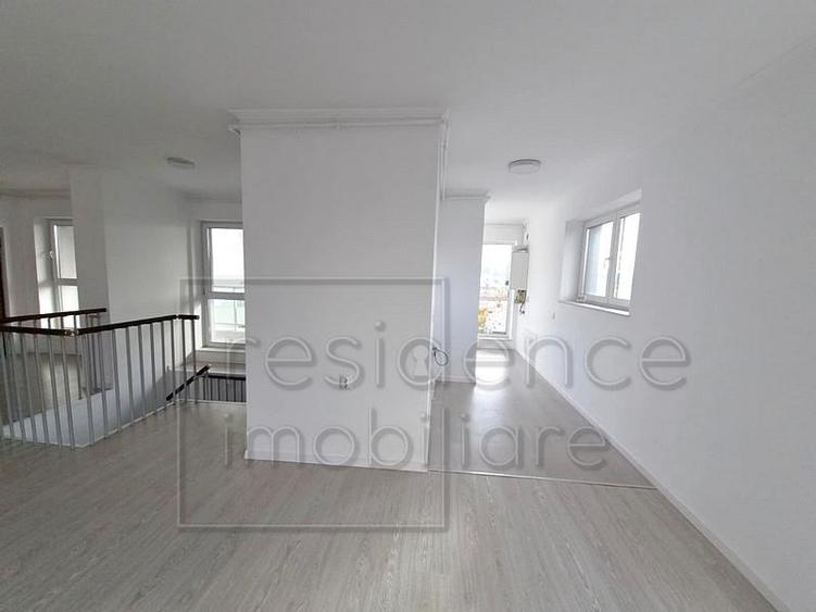 Apartament cu 4 camere decomandat în Grigorescu