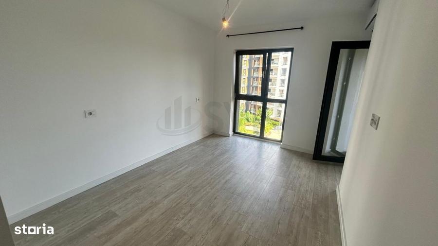 Apartament cu 3 camere semidecomandat în Domenii