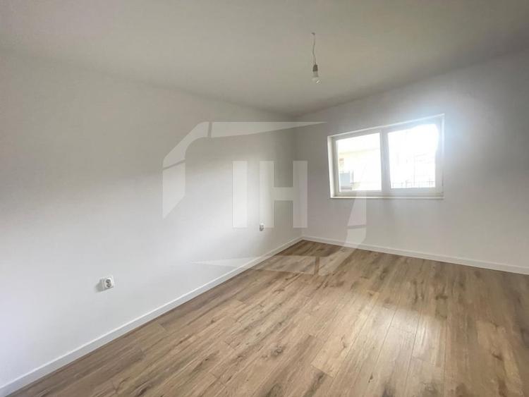 Apartament cu 3 camere semidecomandat în Florești