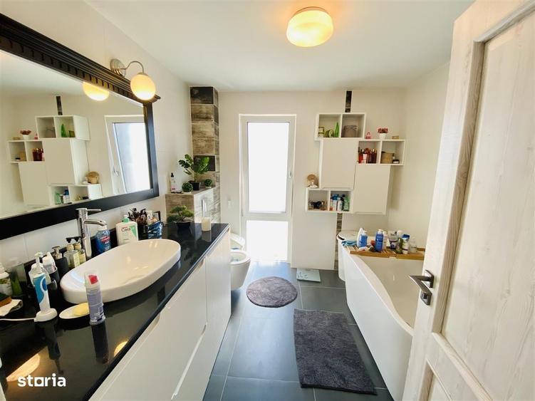 Apartament cu 4 camere în Central