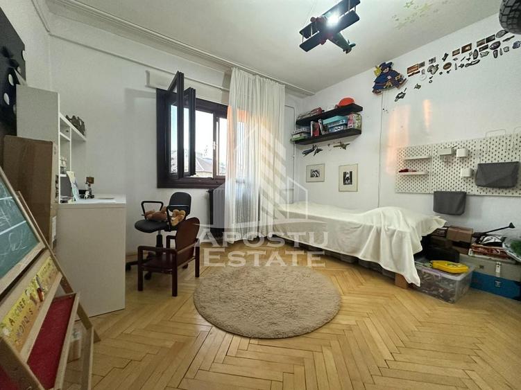 Apartament cu 3 camere decomandat, mobilat în Steaua