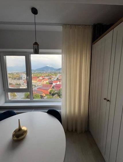 Apartament cu 2 camere semidecomandat, mobilat în Noua