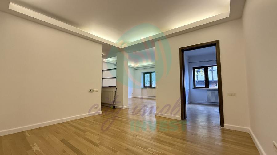 Apartament cu 3 camere decomandat în Primăverii