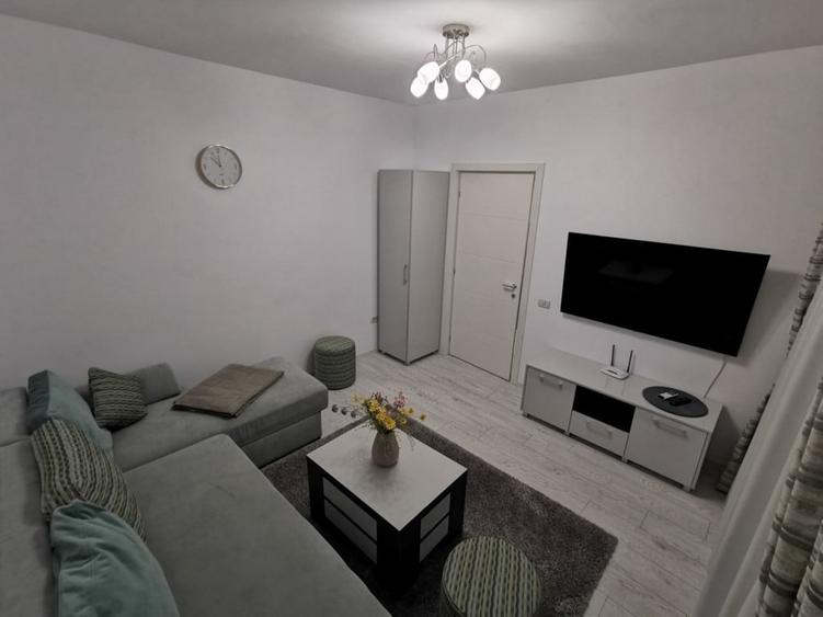 Apartament cu 2 camere decomandat, mobilat în Mamaia